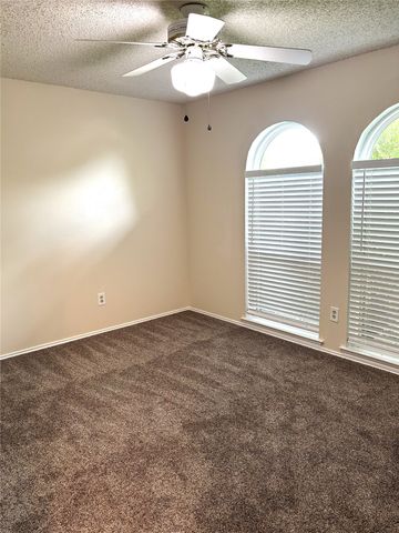 5814 Cedar Ridge Drive, Arlington, TX 76017