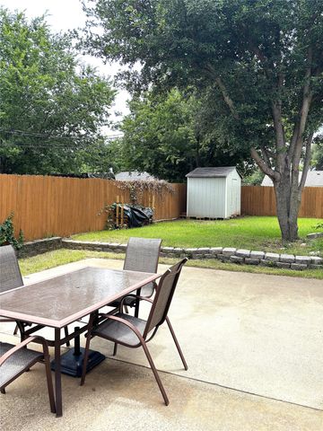 5814 Cedar Ridge Drive, Arlington, TX 76017