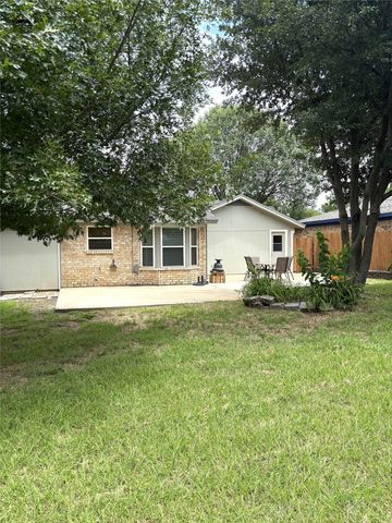 5814 Cedar Ridge Drive, Arlington, TX 76017