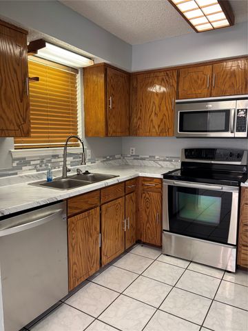 5814 Cedar Ridge Drive, Arlington, TX 76017