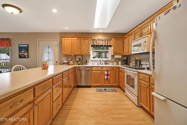 21 Knights Way, Crossville, TN 38571
