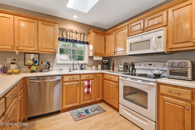 21 Knights Way, Crossville, TN 38571