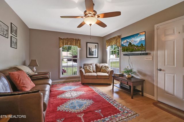 21 Knights Way, Crossville, TN 38571