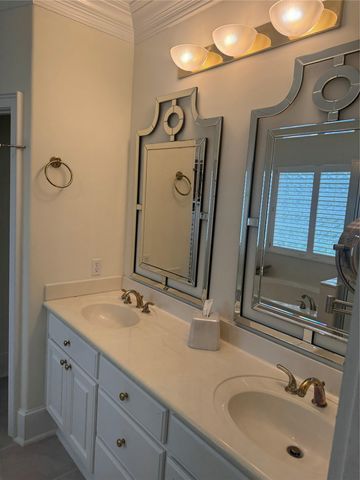 1306 Walker CIR, Salado, TX 76571