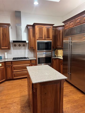 1306 Walker CIR, Salado, TX 76571