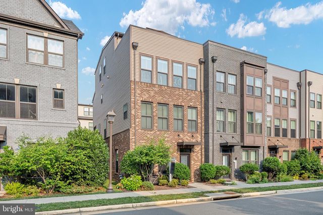 22318 TEES TER, Ashburn, VA 20148