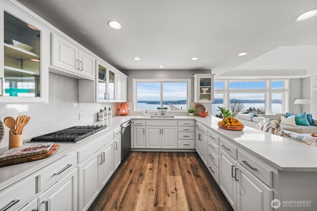 1354 32nd Avenue S, Seattle, WA 98144