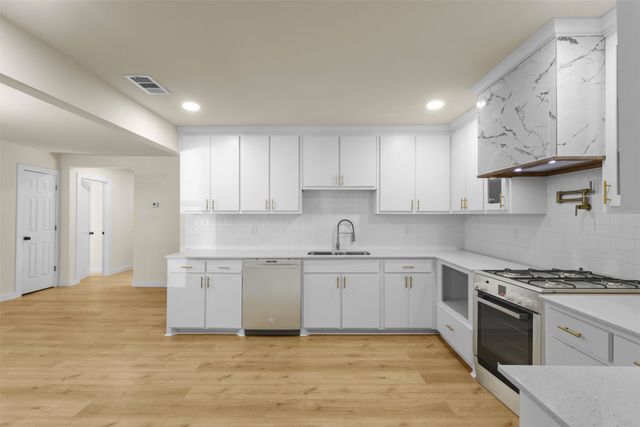 2816 Barnes Bridge Road, Dallas, TX 75228