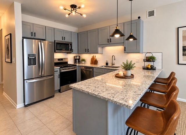 21 W CHESTNUT Street 806, Chicago, IL 60611