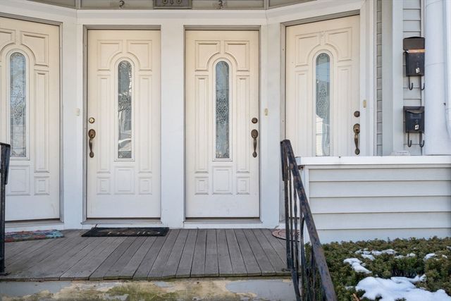 215 Ash St 3, Waltham, MA 02453