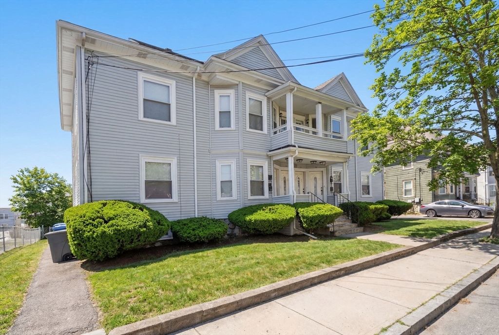 215 Ash St 3, Waltham, MA 02453