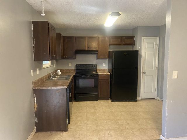 2152 Cedar Creek Lane, Lithia Springs, GA 30122