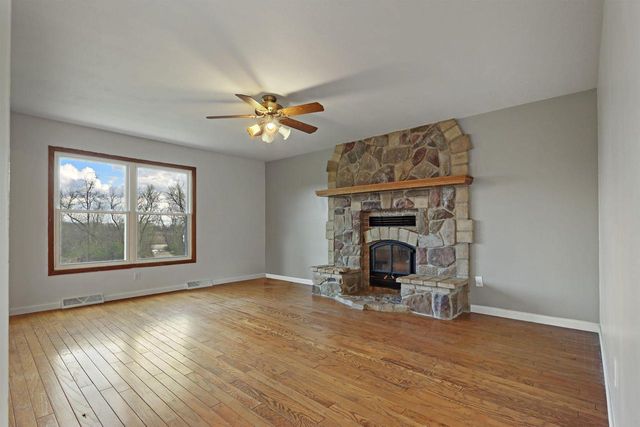 26326 Durand AVENUE, Kansasville, WI 53139