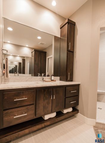 9005 W Dragonfly Dr Dr Drive, Sioux Falls, SD 57107