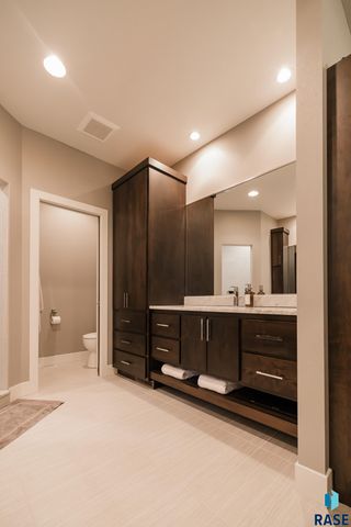 9005 W Dragonfly Dr Dr Drive, Sioux Falls, SD 57107
