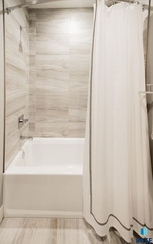9005 W Dragonfly Dr Dr Drive, Sioux Falls, SD 57107