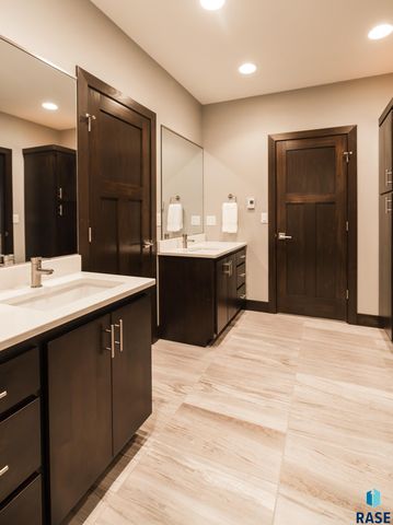 9005 W Dragonfly Dr Dr Drive, Sioux Falls, SD 57107