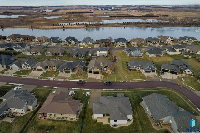 9005 W Dragonfly Dr Dr Drive, Sioux Falls, SD 57107