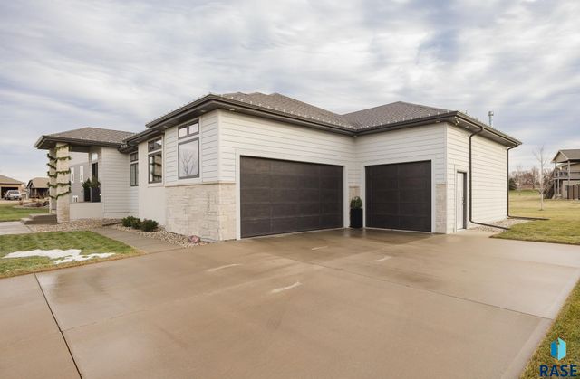 9005 W Dragonfly Dr Dr Drive, Sioux Falls, SD 57107