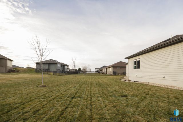 9005 W Dragonfly Dr Dr Drive, Sioux Falls, SD 57107