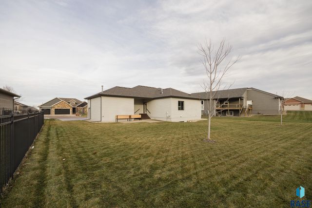 9005 W Dragonfly Dr Dr Drive, Sioux Falls, SD 57107