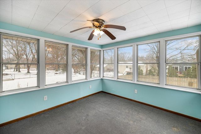 2480 Shryer Avenue E, North Saint Paul, MN 55109