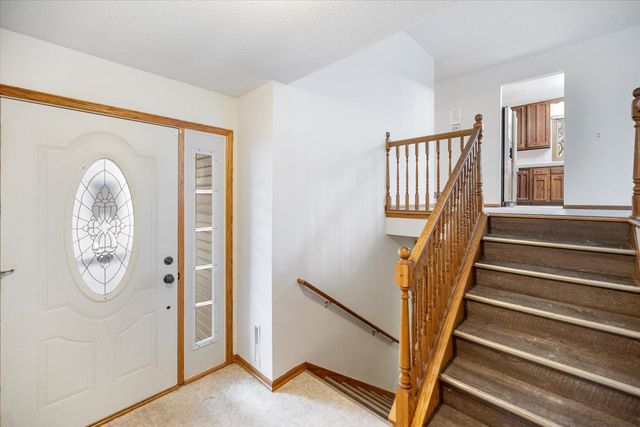 2480 Shryer Avenue E, North Saint Paul, MN 55109