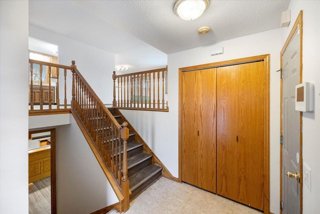 2480 Shryer Avenue E, North Saint Paul, MN 55109