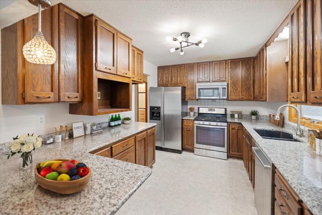 2480 Shryer Avenue E, North Saint Paul, MN 55109