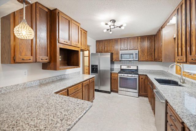 2480 Shryer Avenue E, North Saint Paul, MN 55109