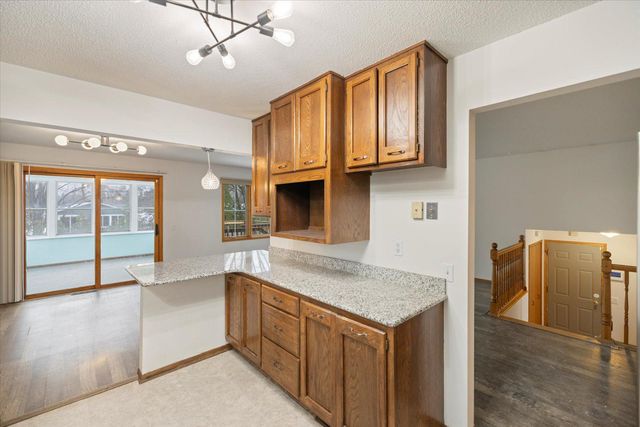 2480 Shryer Avenue E, North Saint Paul, MN 55109