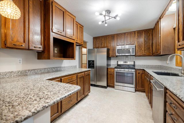 2480 Shryer Avenue E, North Saint Paul, MN 55109