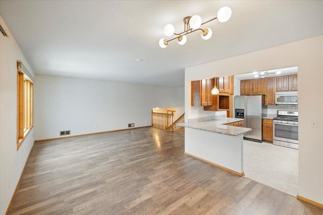 2480 Shryer Avenue E, North Saint Paul, MN 55109