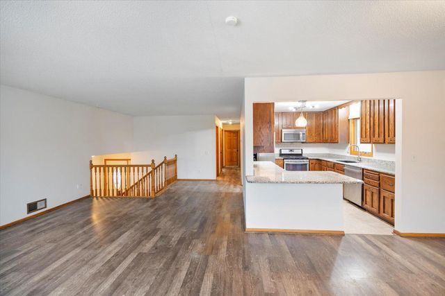 2480 Shryer Avenue E, North Saint Paul, MN 55109