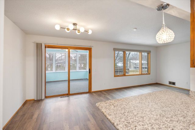 2480 Shryer Avenue E, North Saint Paul, MN 55109