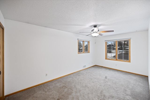 2480 Shryer Avenue E, North Saint Paul, MN 55109