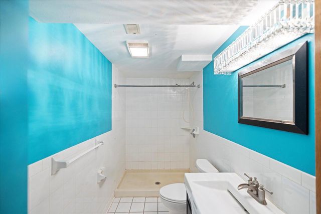 2480 Shryer Avenue E, North Saint Paul, MN 55109