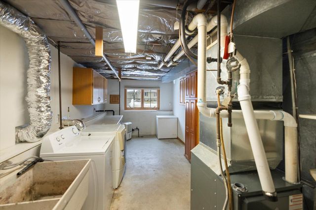 2480 Shryer Avenue E, North Saint Paul, MN 55109