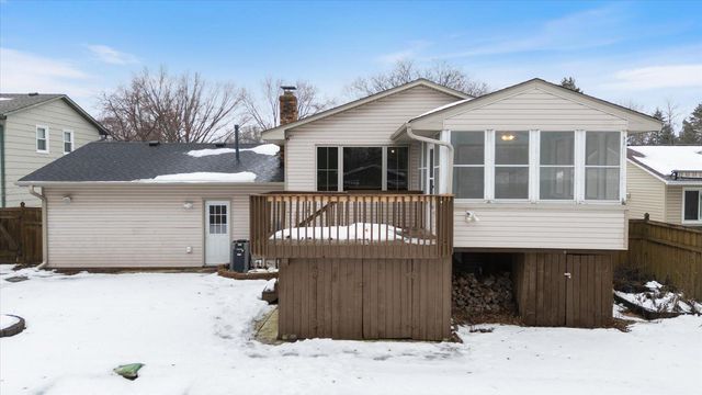 2480 Shryer Avenue E, North Saint Paul, MN 55109