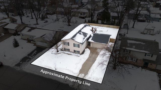 2480 Shryer Avenue E, North Saint Paul, MN 55109