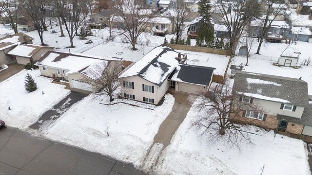 2480 Shryer Avenue E, North Saint Paul, MN 55109