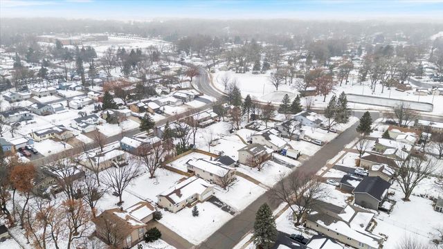 2480 Shryer Avenue E, North Saint Paul, MN 55109