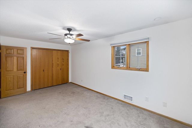 2480 Shryer Avenue E, North Saint Paul, MN 55109