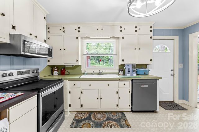 408 Woodsway Drive, Lexington, NC 27292