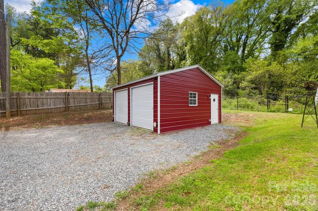 408 Woodsway Drive, Lexington, NC 27292