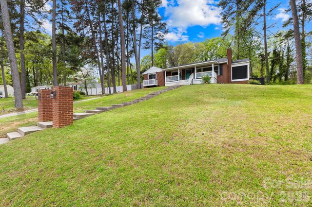 408 Woodsway Drive, Lexington, NC 27292