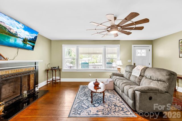 408 Woodsway Drive, Lexington, NC 27292