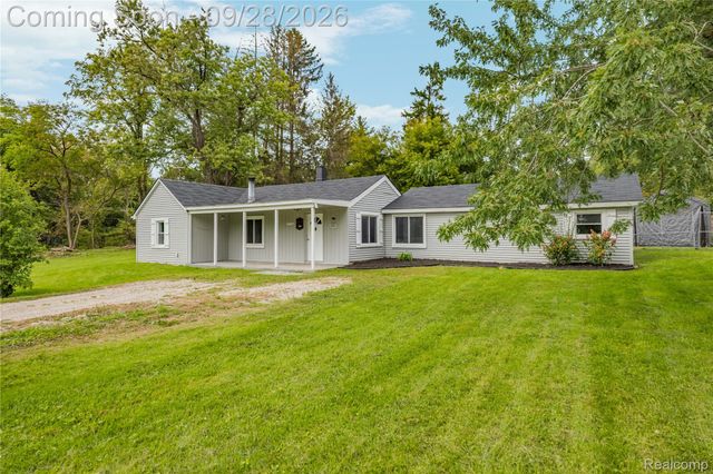 8285 Pilgrim, Washington Township, MI 48094