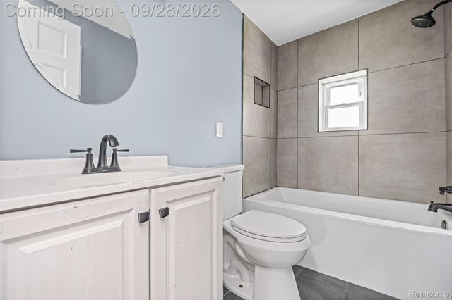 8285 Pilgrim, Washington Township, MI 48094