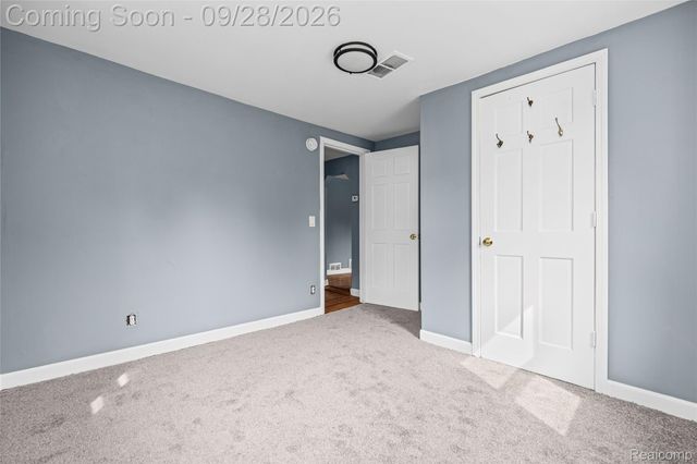 8285 Pilgrim, Washington Township, MI 48094